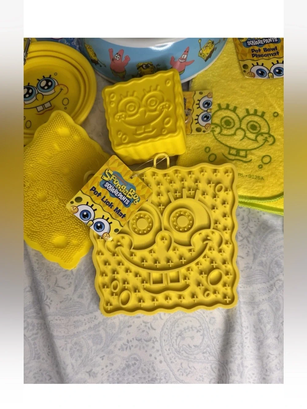 SpongeBob Squarepants Yellow Pet Bowl & Accessory Set